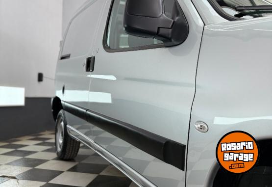 Utilitarios - Peugeot PARTNER 2021 Nafta 35500Km - En Venta