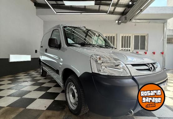 Utilitarios - Peugeot PARTNER 2021 Nafta 35500Km - En Venta