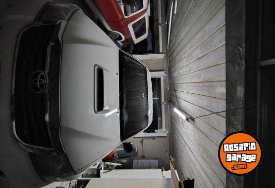 Camionetas - Toyota Hilux 2.5 / DC 4x2 TD DX 2012 Diesel 250000Km - En Venta