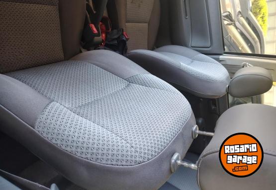 Camionetas - Toyota Hilux 2.5 / DC 4x2 TD DX 2012 Diesel 250000Km - En Venta