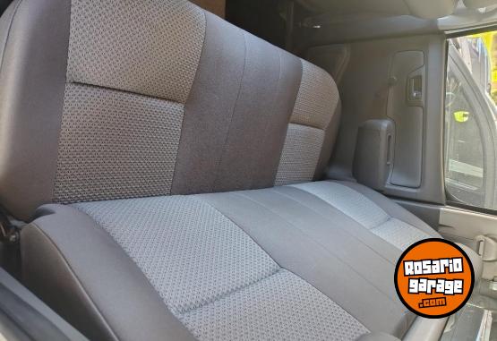 Camionetas - Toyota Hilux 2.5 / DC 4x2 TD DX 2012 Diesel 250000Km - En Venta