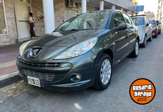 Autos - Peugeot 207 Compact 2013 Nafta 200000Km - En Venta