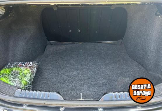 Autos - Volkswagen VOYAGE 2011 Nafta 112000Km - En Venta