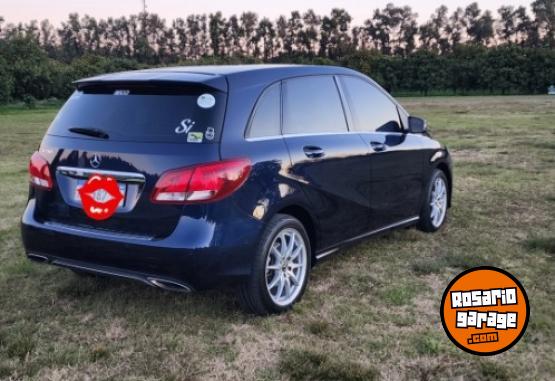 Autos - Mercedes Benz B200 2018 Nafta 135000Km - En Venta