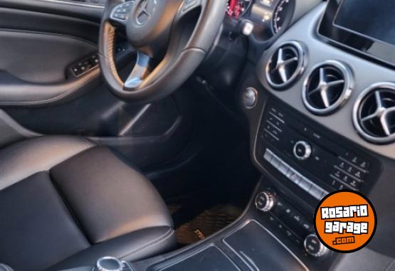 Autos - Mercedes Benz B200 2018 Nafta 135000Km - En Venta