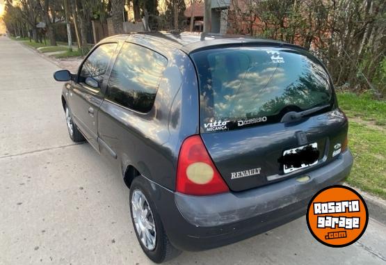 Autos - Renault clio yahoo 1.2 2005 Nafta 236000Km - En Venta