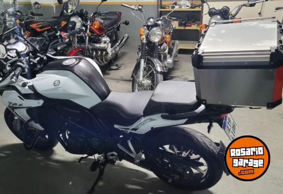 Motos - Benelli TRK 501 2023 Nafta 14000Km - En Venta