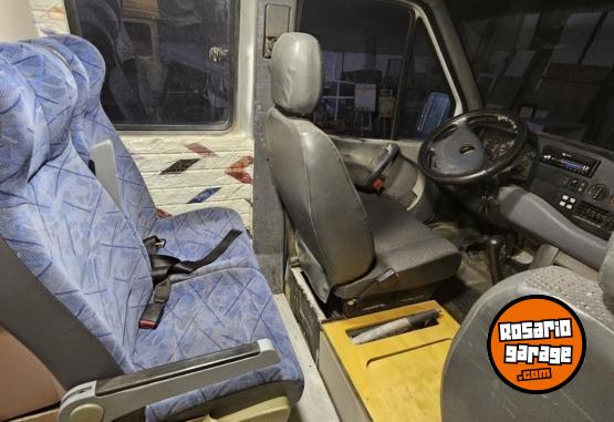 Utilitarios - Mercedes Benz Sprinter 2000 Diesel 400000Km - En Venta