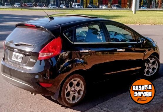 Autos - Ford Fiesta kinetic titanium 2011 Nafta 185000Km - En Venta
