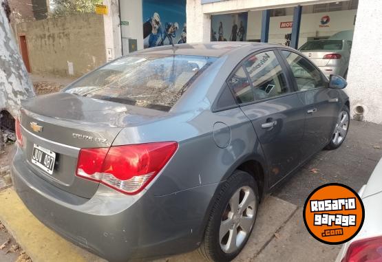 Autos - Chevrolet CRUZE LTZ 1.8 NAFTA 4 PUE 2011 Nafta 100000Km - En Venta