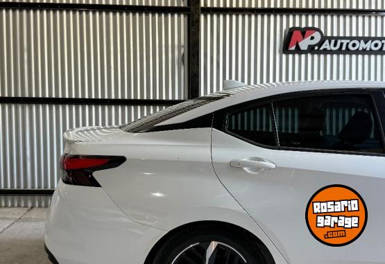 Autos - Nissan Versa exclusive 2024 GNC 52500Km - En Venta