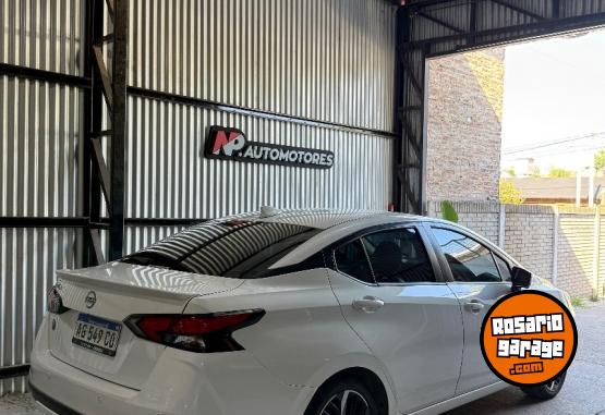 Autos - Nissan Versa exclusive 2024 GNC 52500Km - En Venta