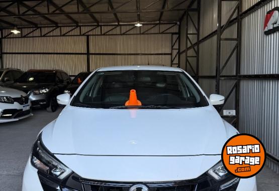 Autos - Nissan Versa exclusive 2024 GNC 52500Km - En Venta
