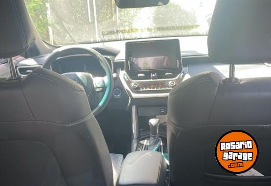 Autos - Toyota Corolla Cross SEG HEV 1,8 2024 Electrico / Hibrido 22000Km - En Venta