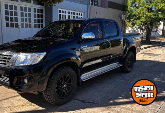 Camionetas - Toyota Hilux srv 2015 Diesel 152000Km - En Venta