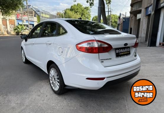 Autos - Ford Fiesta Titanium 2018 Nafta 60000Km - En Venta