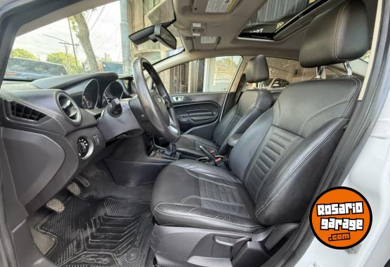 Autos - Ford Fiesta Titanium 2018 Nafta 60000Km - En Venta