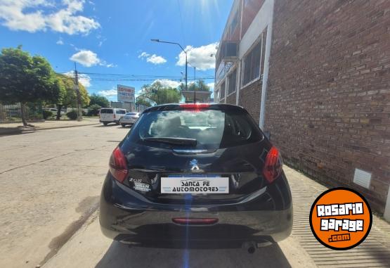 Autos - Peugeot 208 2017 Nafta 70000Km - En Venta