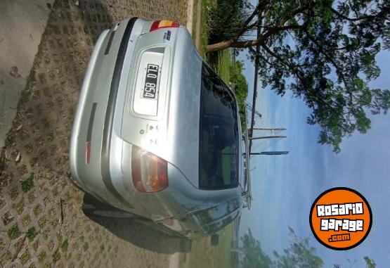 Autos - Fiat Siena 2004 GNC 200000Km - En Venta