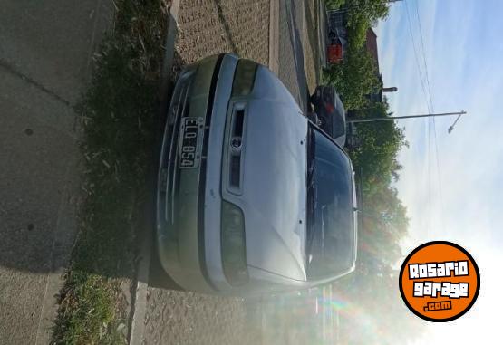 Autos - Fiat Siena 2004 GNC 200000Km - En Venta