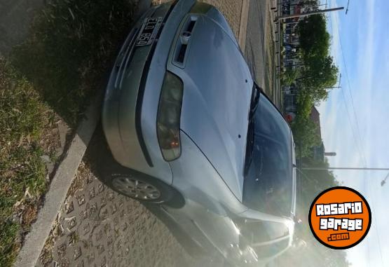 Autos - Fiat Siena 2004 GNC 200000Km - En Venta