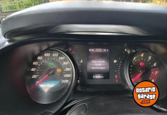 Autos - Fiat CRONOS 1.8 2018 GNC 219000Km - En Venta