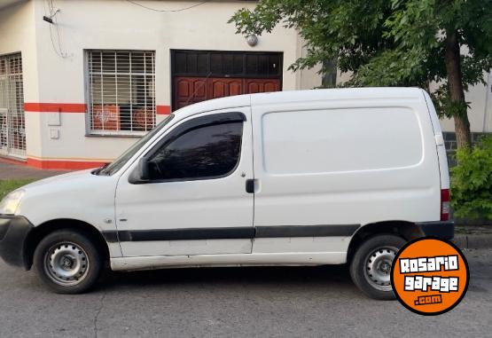 Utilitarios - Peugeot Partner 2013 Diesel 220000Km - En Venta
