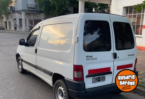Utilitarios - Peugeot Partner 2013 Diesel 220000Km - En Venta