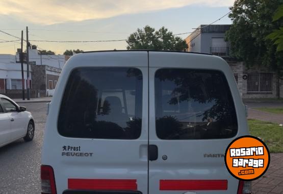 Utilitarios - Peugeot Partner 2013 Diesel 220000Km - En Venta