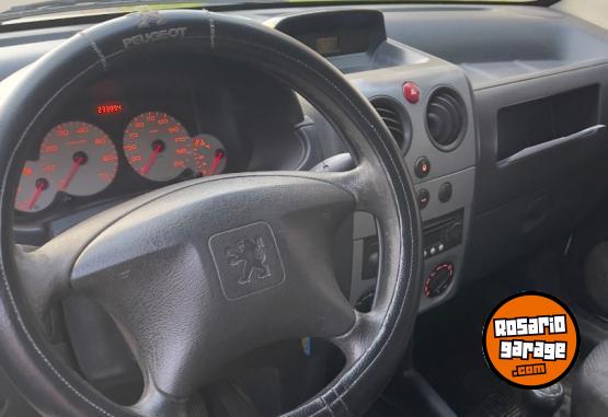 Utilitarios - Peugeot Partner 2013 Diesel 220000Km - En Venta