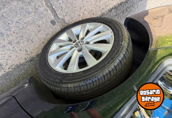 Autos - Volkswagen Suran 2011 Nafta 167700Km - En Venta