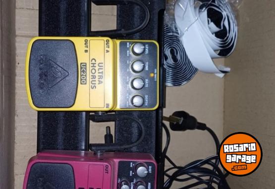 Instrumentos Musicales - Bajo SQUIER y pedales Behringer - En Venta
