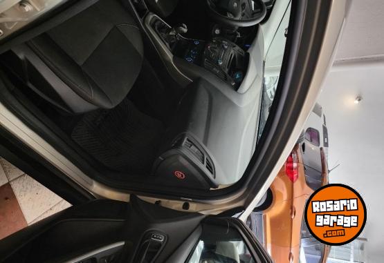 Autos - Ford Focus 2015 Nafta 102000Km - En Venta