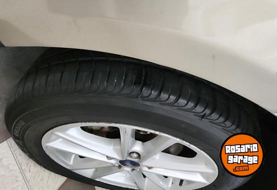 Autos - Ford Focus 2015 Nafta 102000Km - En Venta