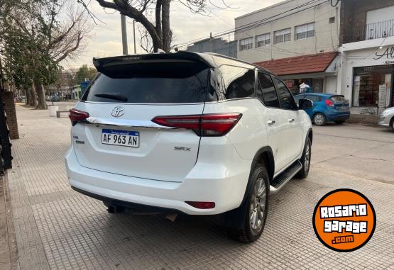 Camionetas - Toyota Sw4 2.8 srx 2023 Diesel 79000Km - En Venta
