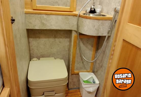 Utilitarios - Ford Transit 2024 Diesel 11000Km - En Venta