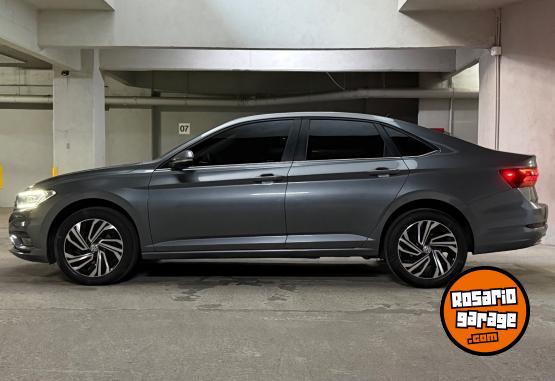 Autos - Volkswagen Vento Highline 2021 Nafta 76900Km - En Venta