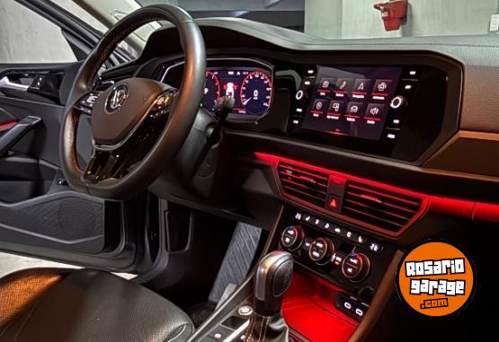 Autos - Volkswagen Vento Highline 2021 Nafta 76900Km - En Venta