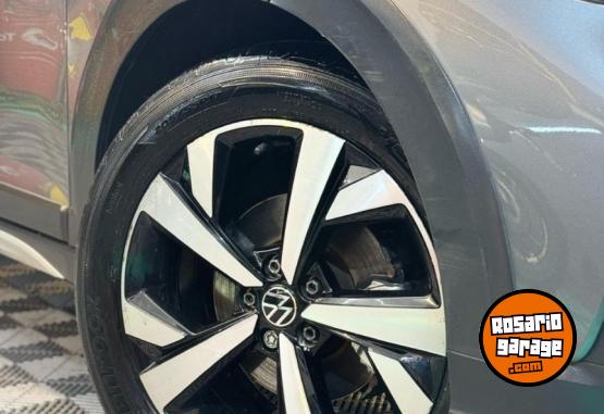 Autos - Volkswagen Nivus Highline 2021 Nafta 114000Km - En Venta