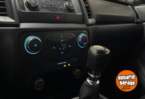 Camionetas - Ford Ranger XL 2023 Diesel 65000Km - En Venta