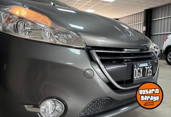 Autos - Peugeot 208 Allure Touch 2014 Nafta 125000Km - En Venta