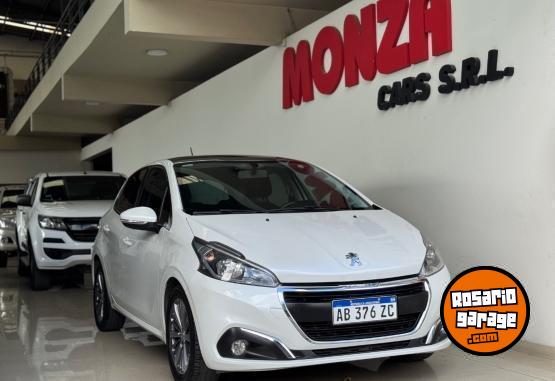 Autos - Peugeot 208 2017 Nafta 86000Km - En Venta