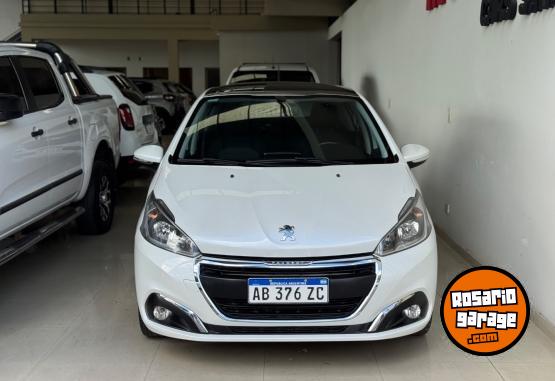 Autos - Peugeot 208 2017 Nafta 86000Km - En Venta