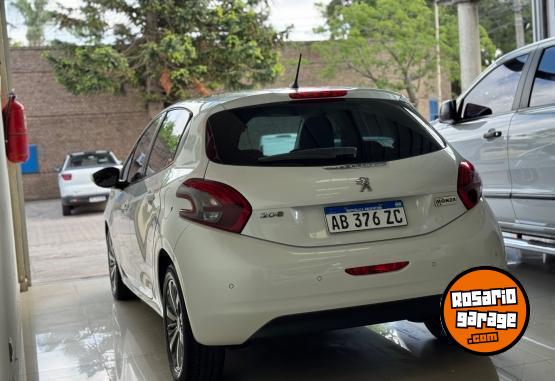 Autos - Peugeot 208 2017 Nafta 86000Km - En Venta