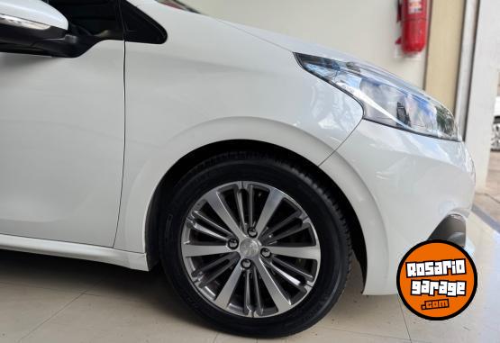 Autos - Peugeot 208 2017 Nafta 86000Km - En Venta