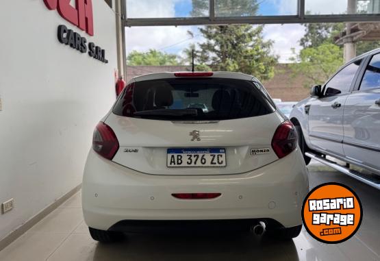 Autos - Peugeot 208 2017 Nafta 86000Km - En Venta