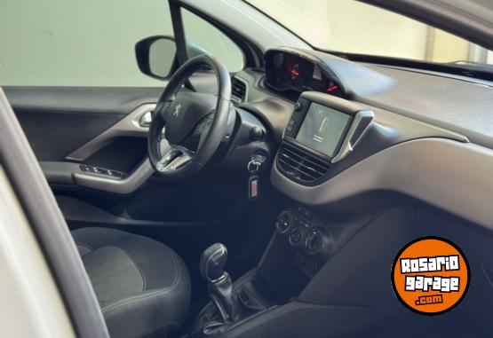 Autos - Peugeot 208 2017 Nafta 86000Km - En Venta