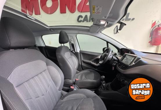 Autos - Peugeot 208 2017 Nafta 86000Km - En Venta