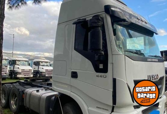 Camiones y Grúas - IVECO HI-WAY 440 6X2 - En Venta