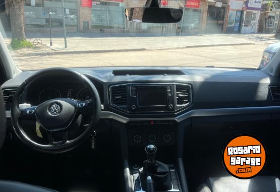 Camionetas - Volkswagen Amarok 2.0 highline pack 2017 Diesel 82000Km - En Venta